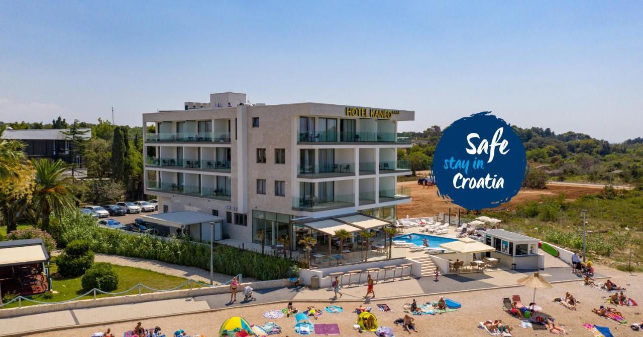 Hotel Kaneo Novalja Exterior foto