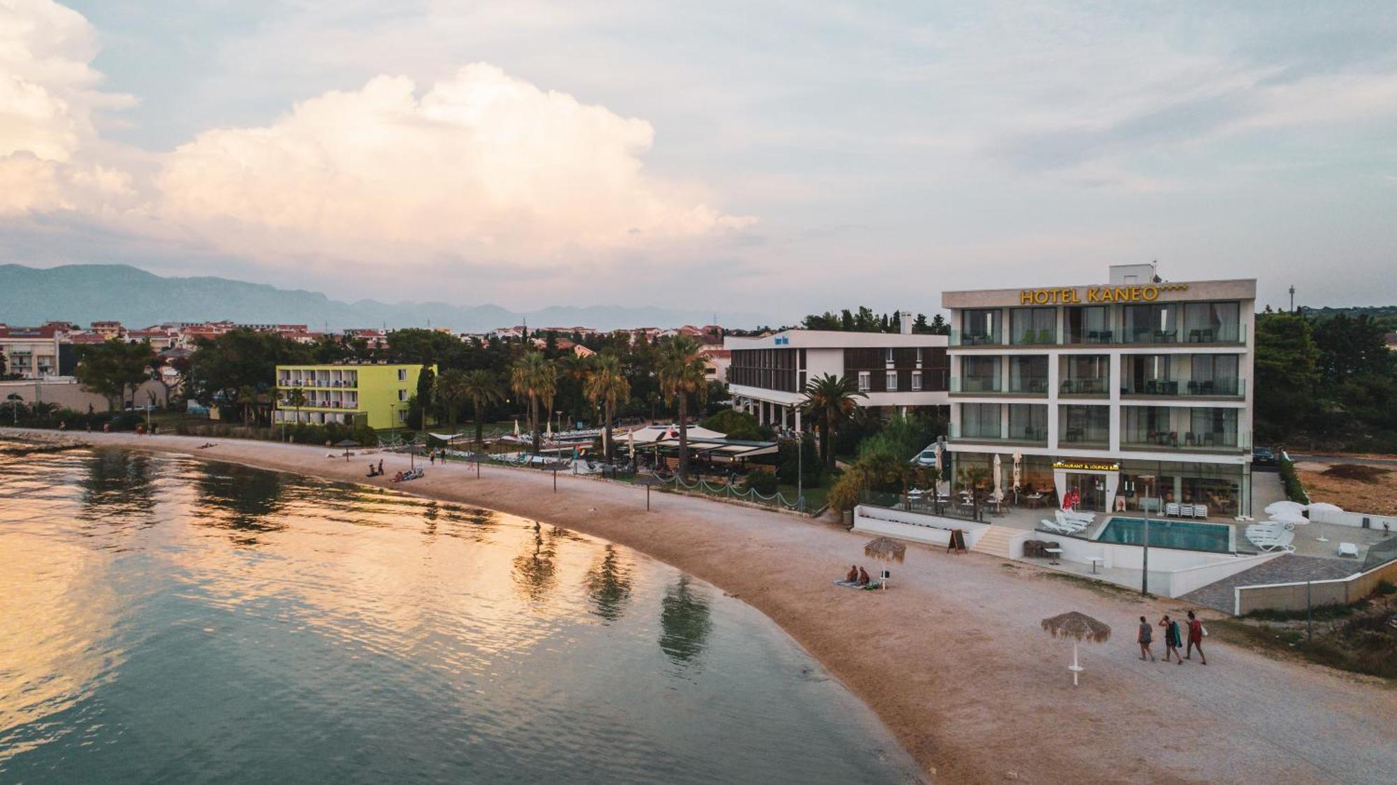 Hotel Kaneo Novalja Exterior foto